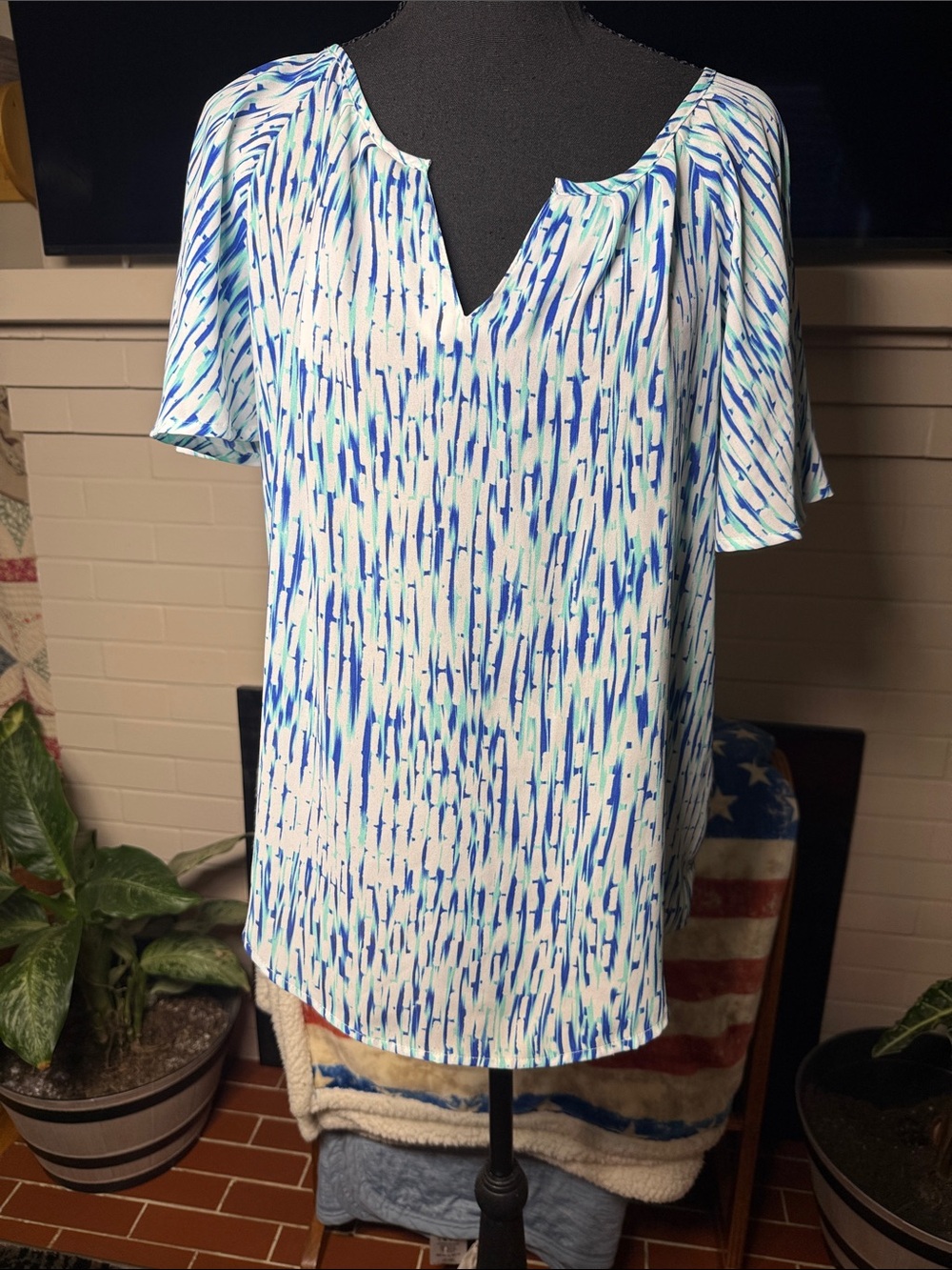 Apt. 9 Blue & White Short-Sleeve V-Neck Brushstroke Print Blouse